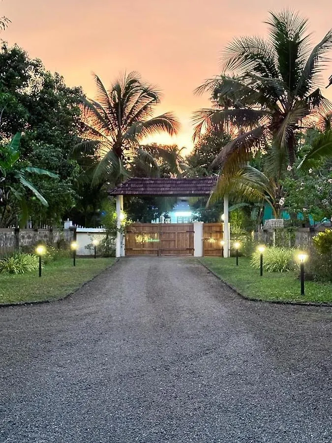 קומרקום Babira Brookside Heritage Resort בית אירוח